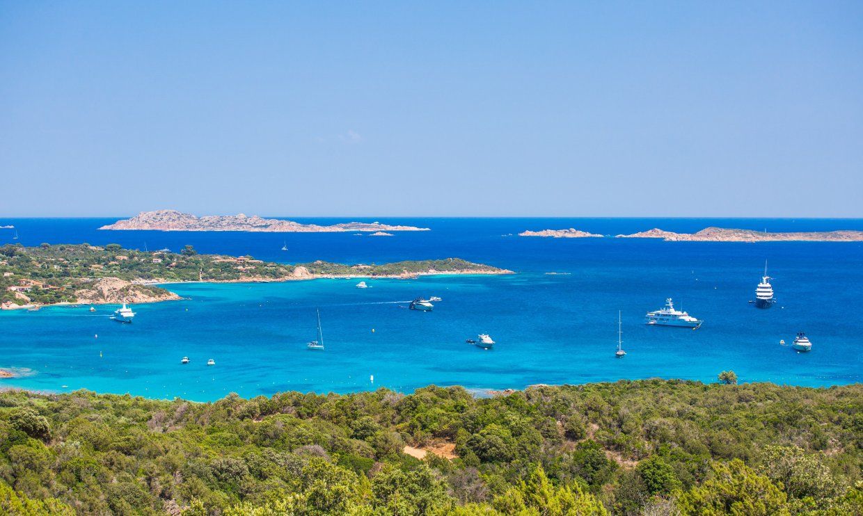 costa-smeralda-the-magic-of-80-romantic-bays-discover-sardinia